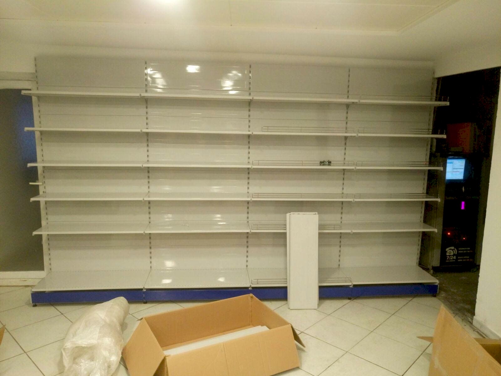 Market Raf Sistemleri